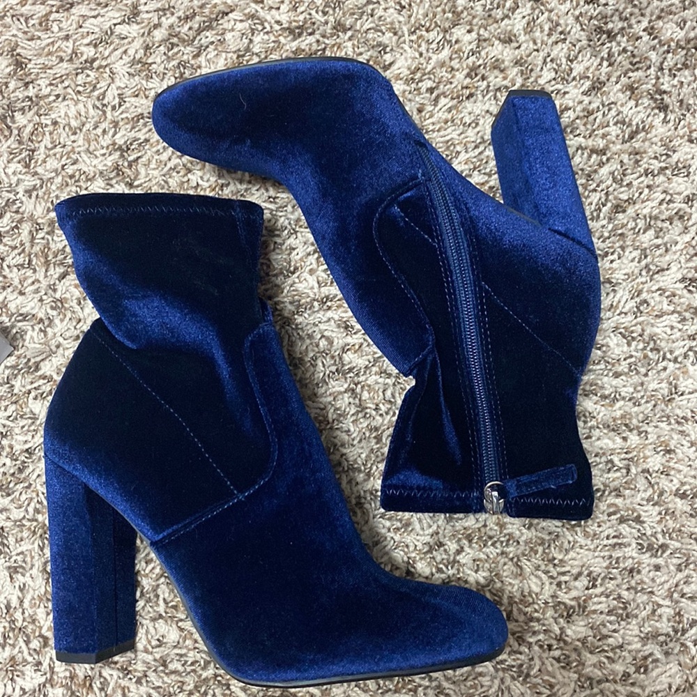 STEVE MADDEN Blue Velvet Sock Booties